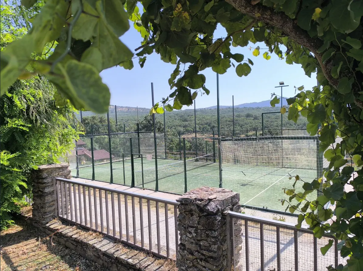 Pista de Pádel de Horcajuelo de la Sierra